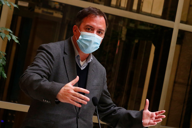 Diputado Matías Walker: “Solo he escuchado a ministros del ‘Rechazo’ hablando, a los del ‘Apruebo’ los tienen más callados”