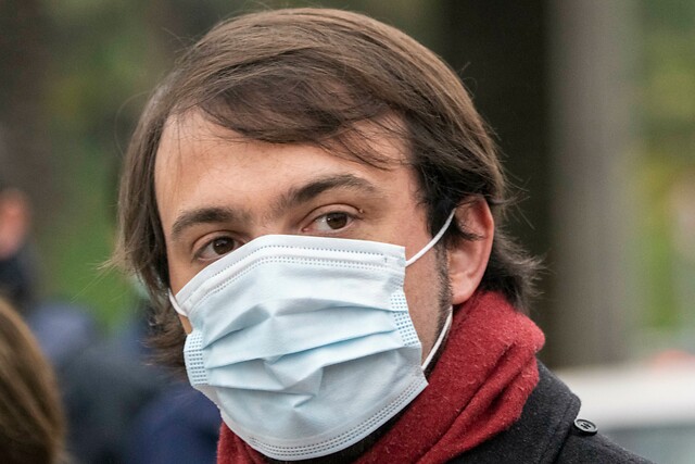 Seis concejales piden la destitución del alcalde Sharp y éste responde: “Representan al Rechazo”