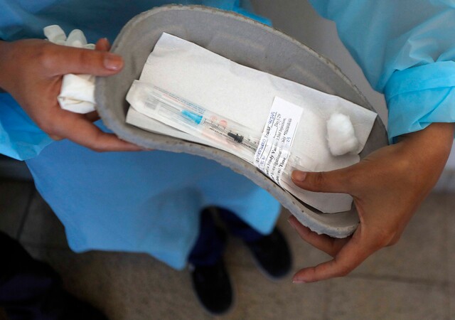 Ministerio de Salud anuncia suspensión de segundas dosis de vacuna AstraZeneca en menores de 45 años