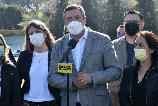 Sichel dispara a Kast: “Quiere eliminar el Ministerio de la Mujer, no tiene la capacidad de tolerar la diversidad”