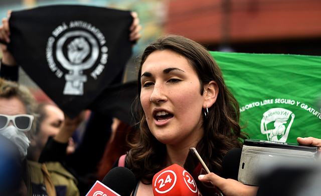Emilia Schneider es la primera diputada electa trans de Chile: “A mí me llena de orgullo”