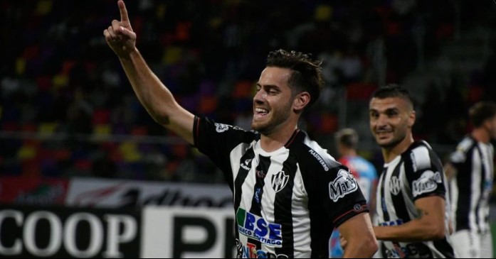 Universidad Católica anuncia principio de acuerdo con Lucas Melano