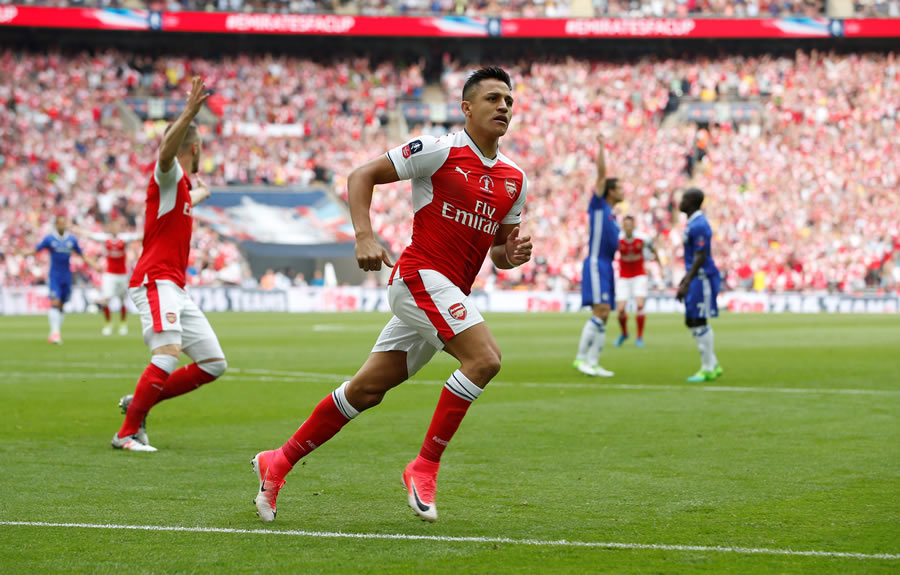 [VIDEO] Thibaut Courtois sigue reclamando contra Alexis Sánchez: “Fue bloqueo de vóleibol”