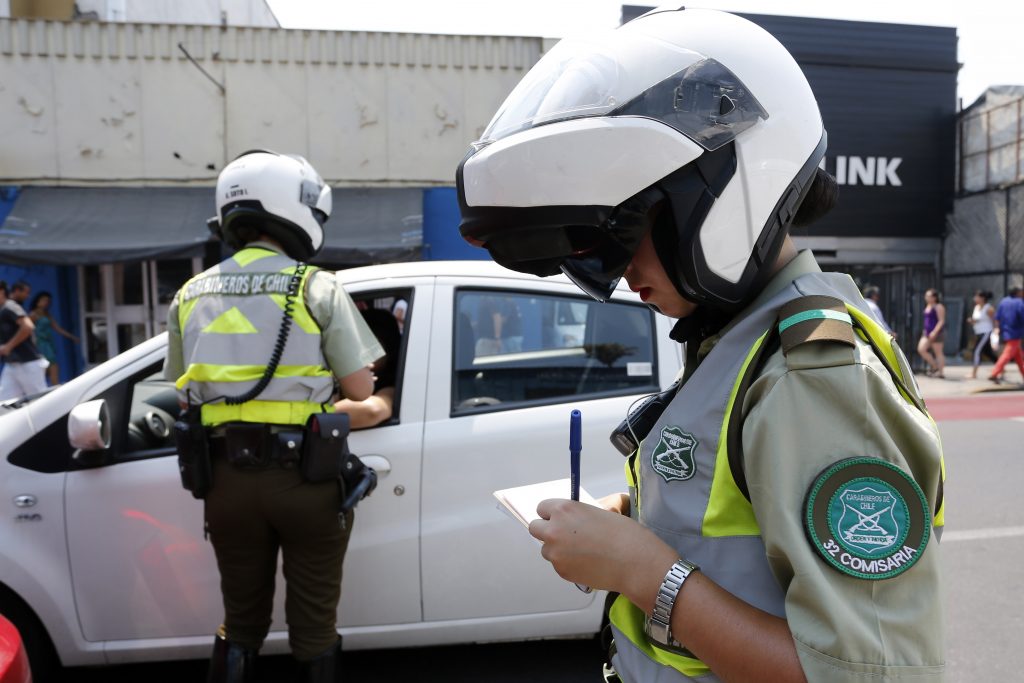 Actualización de app “Aire Santiago” ahora avisará a los conductores cuando tengan restricción