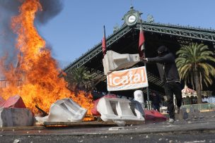 Grupos provocan disturbios en marcha disidente convocada por el Día de los Trabajadores