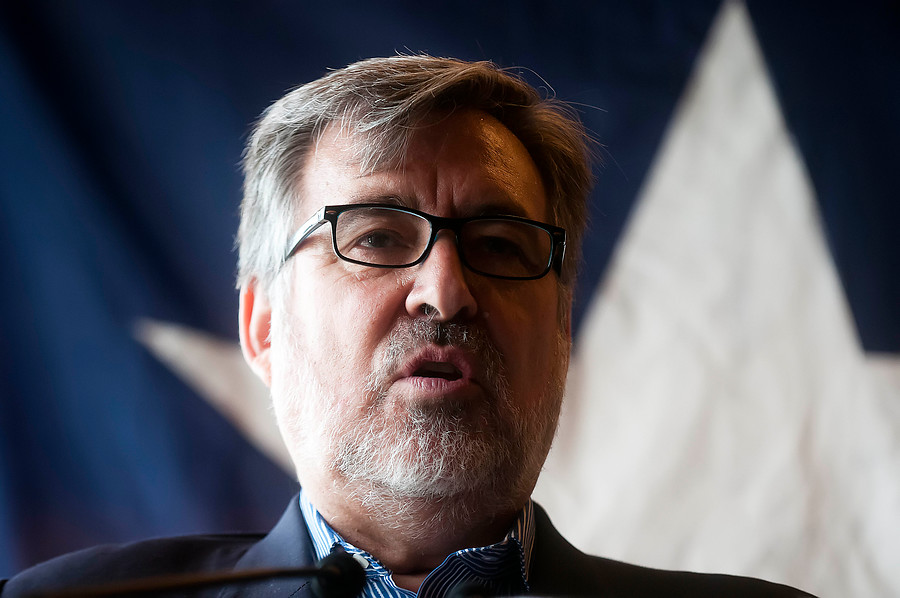 Guillier proclamado oficialmente por el PC: “Es el único que puede derrotar a Piñera”