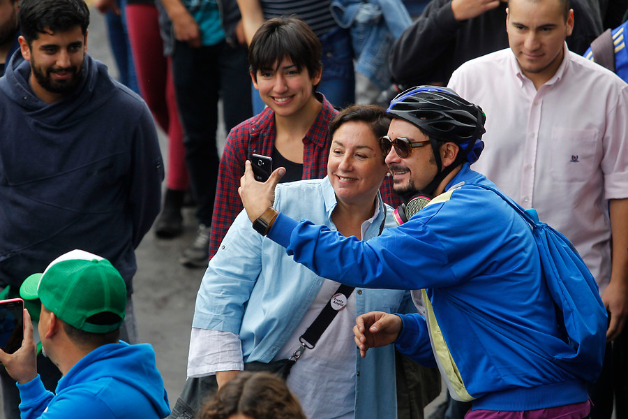 Beatriz Sánchez se sumó a marcha estudiantil que solicita “fin a la deuda” del CAE
