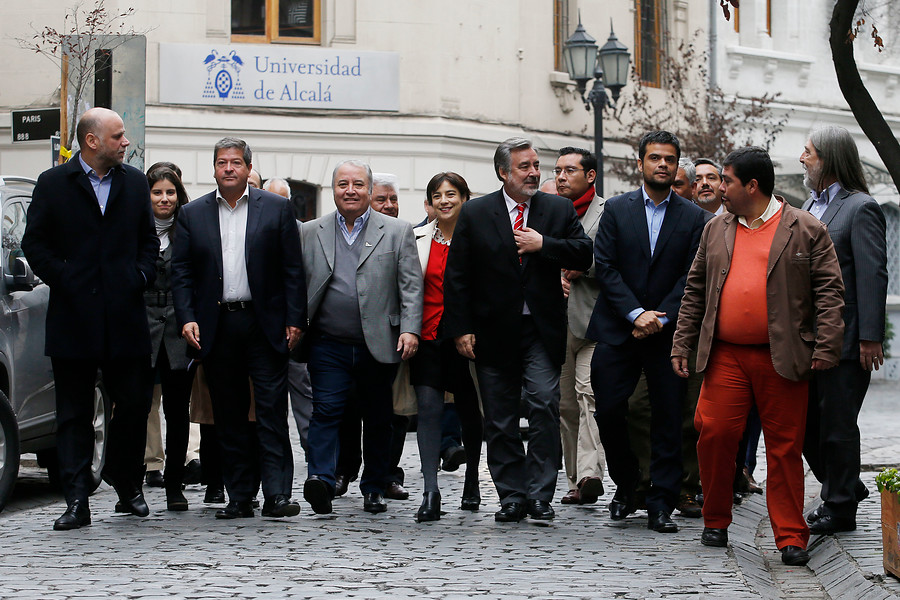 Presidenciales: Alejandro Guillier comienza oficialmente campaña de recolección de firmas