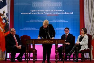 Presidenta Bachelet promulgó Ley que tipifica un nuevo delito de maltrato