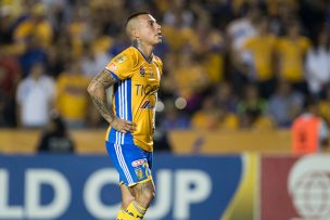 [VIDEO] Eduardo Vargas estaría castigado en Tigres tras pelea a combos con un compañero