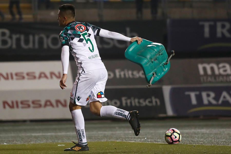 [FOTOS] Preocupantes incidentes marcaron encuentro entre Audax Italiano y Santiago Wanderers