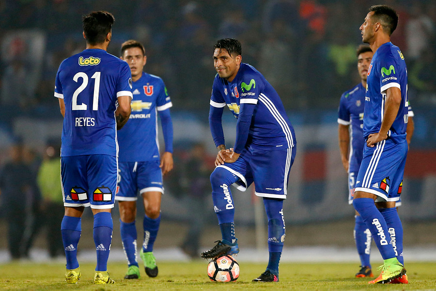 [TUITS] Hinchas de Universidad de Chile en redes sociales las emprendieron contra Lucas Ontivero