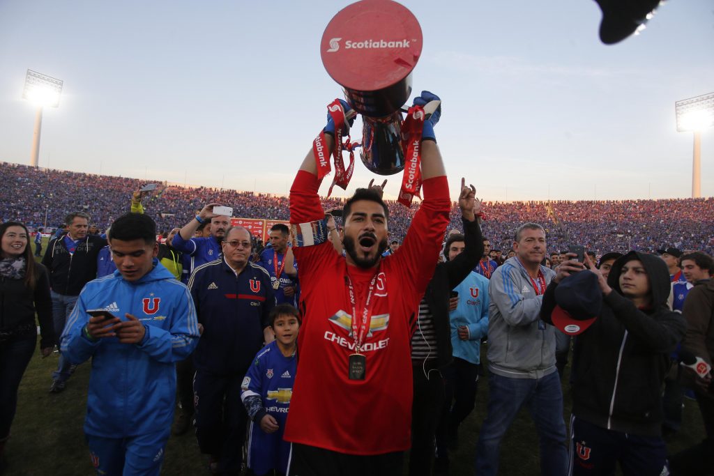 Johnny Herrera: “Es un orgullo haberle ganado cuatro definiciones a Colo Colo”