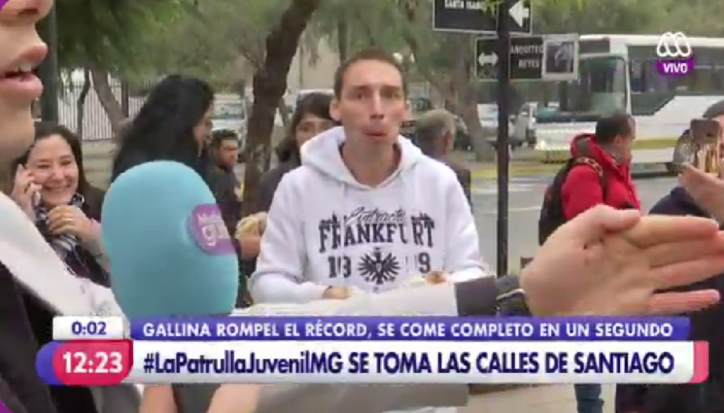 Así celebró el “día del completo” Rodrigo “Gallina” Avilés en “Mucho Gusto”