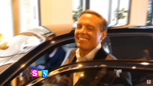 [VIDEO] Un bromista Luis Miguel fue captado por la prensa en la ciudad de Los Ángeles