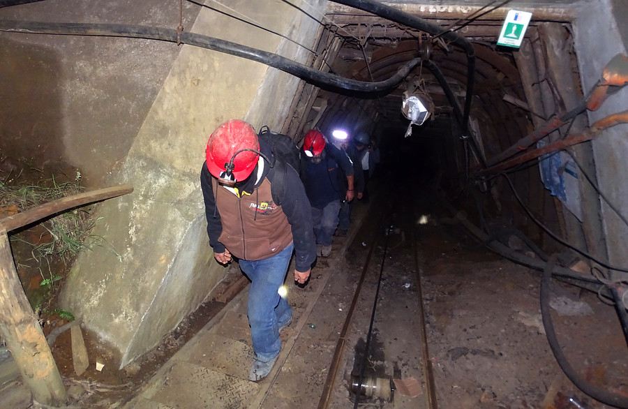 Compañeros de mineros atrapados en Aysén realizan emotivo llamado a la empresa y al gobierno