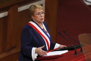 [VIDEO] El percance que tuvo Bachelet antes de la cuenta pública