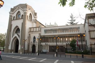 Investigadora del Centro de Estudios Públicos por extensa fila en Salesianos Alameda: Refleja la importancia que le dan los padres a la educación de sus hijos