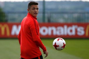 Medio inglés vincula a Alexis Sánchez en intercambio de club con el Kun Aguero