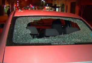 Conductor de Uber denuncia que fue atacado violentamente por un grupo de 6 taxistas en Santiago