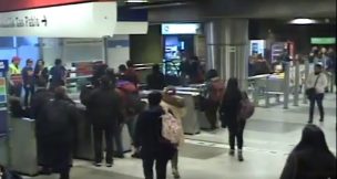 [VIDEO] Metro publica imágenes de lo sucedido en la estación Tobalaba