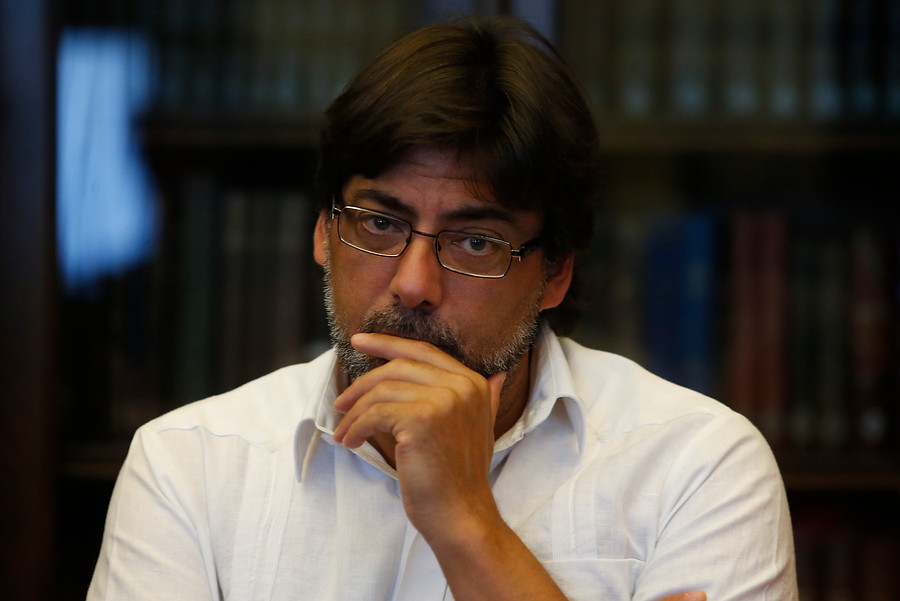 Daniel Jadue llamó a no pagar en los estacionamientos ante nueva irrupción de los parquímetros