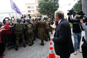 José Antonio Kast sostuvo que le podrán pegar y escupir, pero no lo van a callar