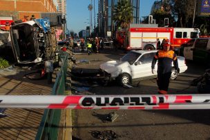 Camión chocó con el muro del mall en Viña del Mar: El conductor falleció y su acompañante está grave