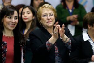 Adimark: Bachelet alcanza un 30% de aprobación