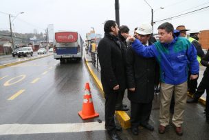 En Concepción instalaron semáforos de piso para prevenir accidente por uso de smartphones