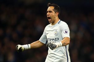 Guardiola respaldó a Claudio Bravo tras fichar un nuevo arquero para el City