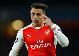 Portero del Arsenal defiende a Alexis sobre acusaciones de un falso resfrío