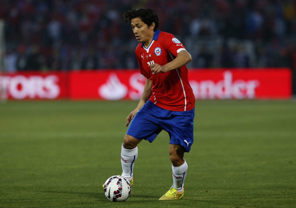 Matías Fernández habló en Europa tras ser ovacionado