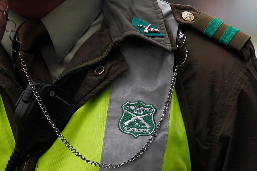 [VIDEO] Carabineros detenidos son los mismos que protagonizaron emotivas imágenes para La Roja