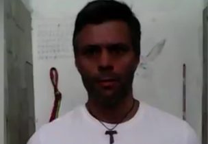 Venezuela: Leopoldo López sale de prisión y continuará su condena con arresto domiciliario