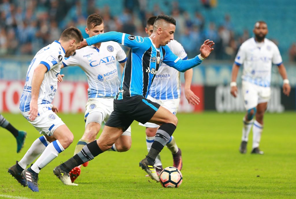Lucas Barrios continuaría su carrera en Argentina