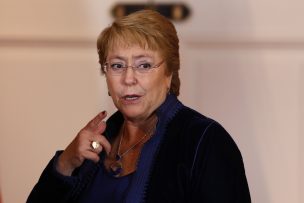 A través de Twitter, Bachelet se pronunció respecto a la polémica de la Comisión Valech