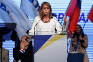 Presidenta de la UDI sostuvo que es impresentable que un partido del bloque lleve a un candidato que no respalda al ex Presidente