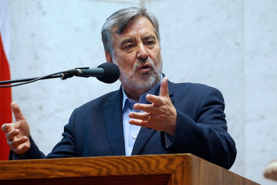 Alejandro Guillier critica con dureza a Piñera: “El hombre más rico de Chile tiene el apoyo del BancoEstado”