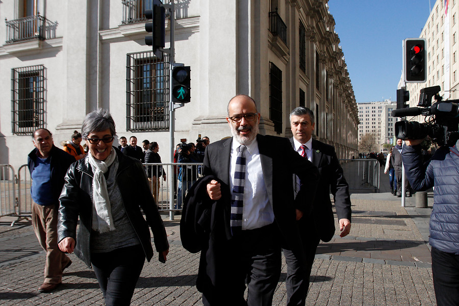 Rodrigo Valdés confirma que presentó su renuncia al Gobierno