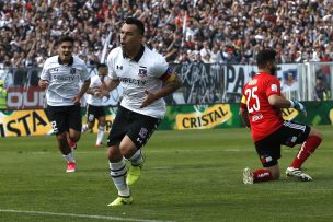 Colo Colo goleó a Universidad de Chile en tarde soñada de Esteban Paredes