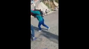 [VIDEO] Registran brutal pelea en el exterior de un liceo en Valparaíso