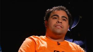 Juan Pablo Álvarez trabaja como operario en maquinaria