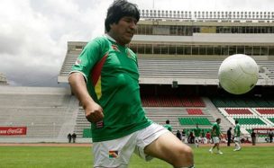 [FOTO] Así alentó Evo Morales a su selección de cara al duelo ante Chile