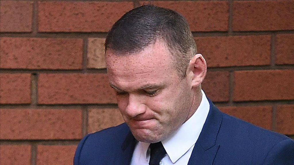 Wayne Rooney recibió una dura condena tras ser sorprendido manejando ebrio