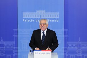 Camioneros piden la renuncia del ministro Mario Fernández