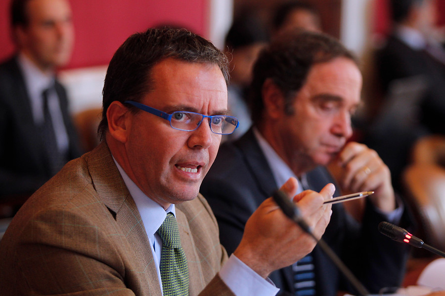 Harboe por reducción de fondos para asesorías externas para financiar aumento de parlamentarios: “No tengo la menor idea a quién se le ocurrió esa locura”