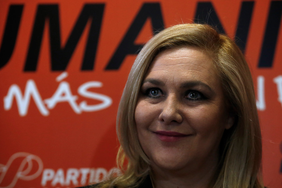 Sigue el conflicto: Pamela Jiles le escribió un irónico tweet a Carmen Hertz