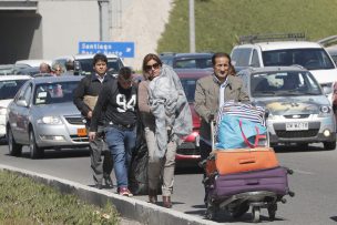 Tras el fallecimiento de un turista brasileño, Claudio Orrego lanzó duras acusaciones contra los taxistas