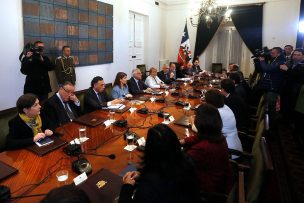 Presidenta Bachelet encabeza consejo de gabinete con nuevo equipo económico